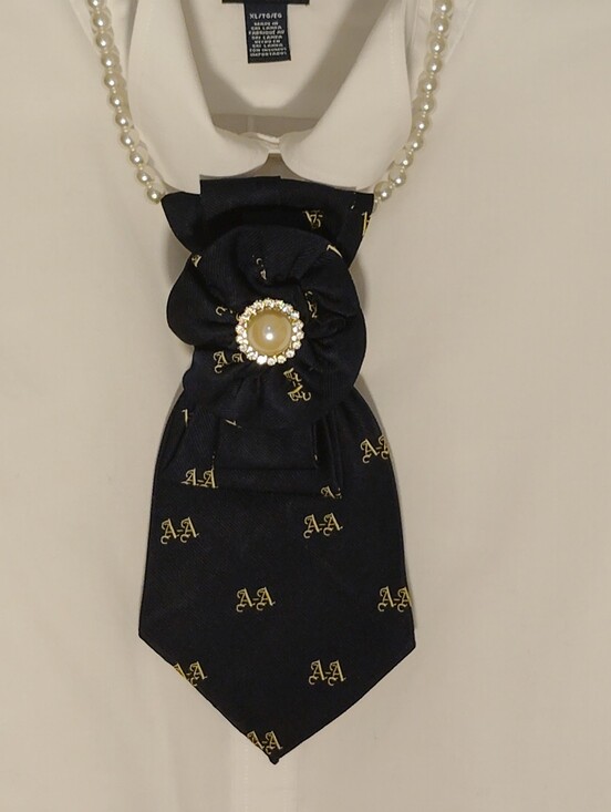 Accessories - Pearl-Accented Navy Floral Brooch Tie Necklace - Unbranded